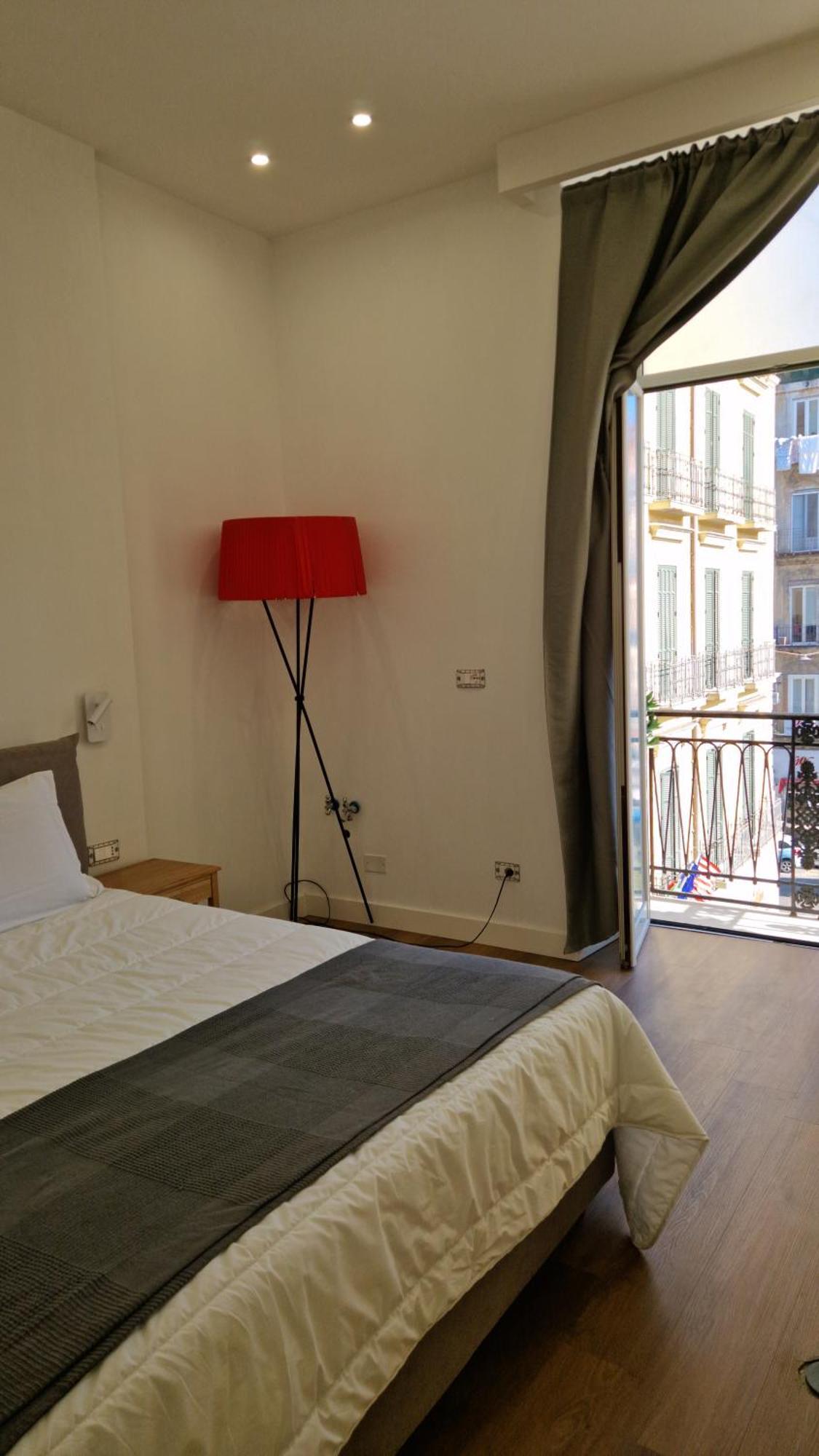 نابولي B&B City Center الغرفة الصورة